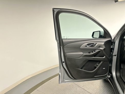 Used 2023 Chevrolet Traverse LT w/ LT Premium Package image 10