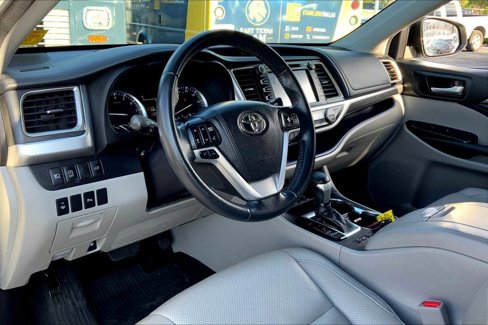 Used 2018 Toyota Highlander Limited image 15