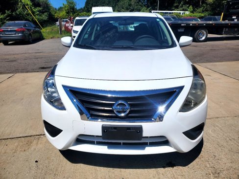 Used 2018 Nissan Versa SV image 2