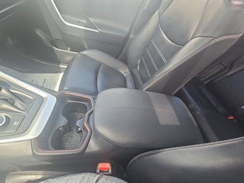 Used 2019 Toyota RAV4 Limited image 22