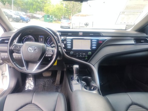 Used 2019 Toyota Camry SE image 12