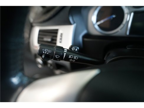 Used 2010 Cadillac Escalade AWD image 28
