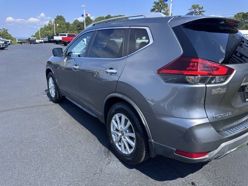 Used 2018 Nissan Rogue SV w/ Premium Package image 23