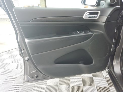Used 2015 Jeep Grand Cherokee Altitude image 26