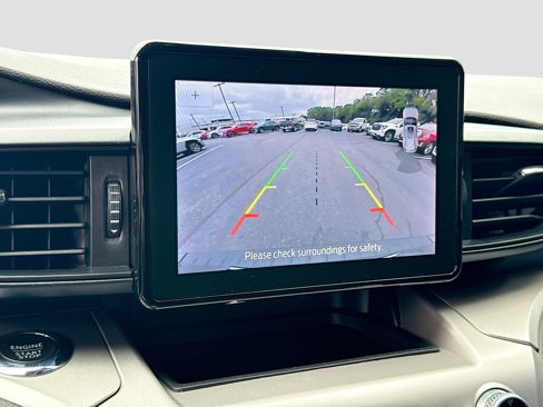 Used 2022 Ford Explorer XLT image 13