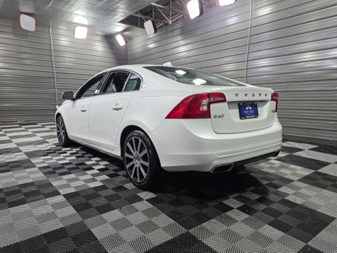 Used 2017 Volvo S60 T5 Inscription Platinum w/ Climate Package image 7