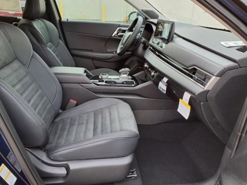 New 2025 Mitsubishi Outlander SE image 8