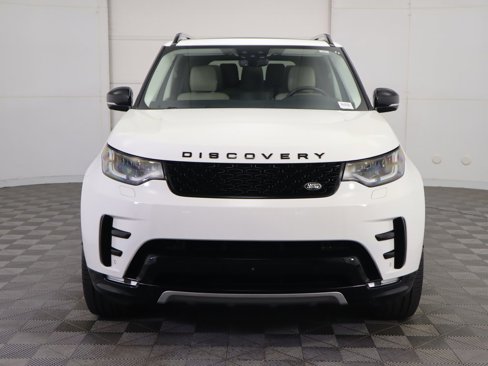 Used 2020 Land Rover Discovery Landmark image 2