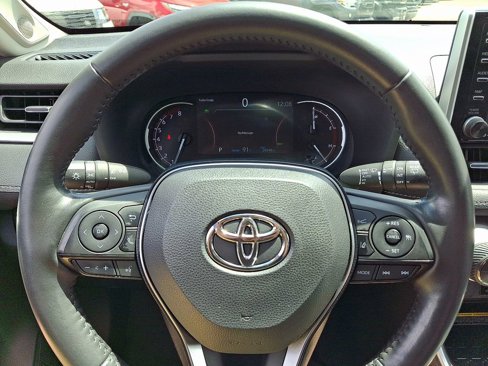 Used 2021 Toyota RAV4 Limited image 20