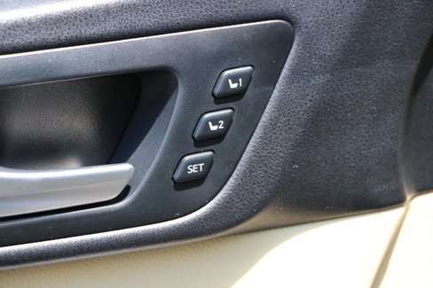 Used 2016 Toyota Highlander Limited image 17