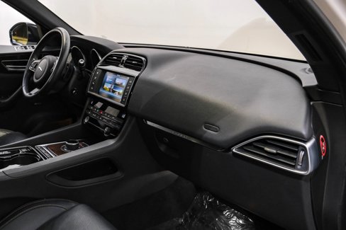Used 2017 Jaguar F-PACE Prestige image 6