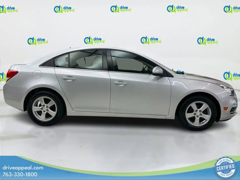 Used 2015 Chevrolet Cruze LT image 4