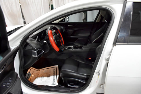 Used 2017 Jaguar XE image 29