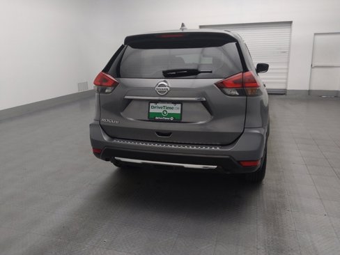 Used 2018 Nissan Rogue S image 7