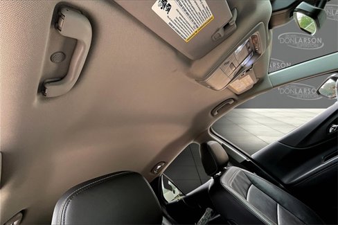 Used 2020 Chevrolet Equinox Premier image 17