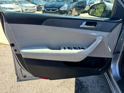 Used 2017 Hyundai Sonata SE image 10