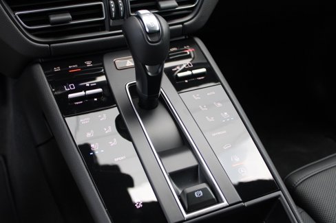 Certified 2024 Porsche Macan image 26