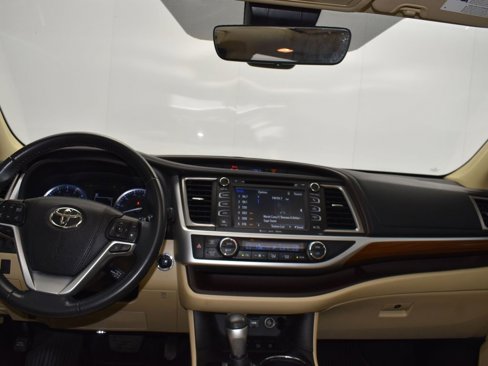 Used 2019 Toyota Highlander Limited image 21