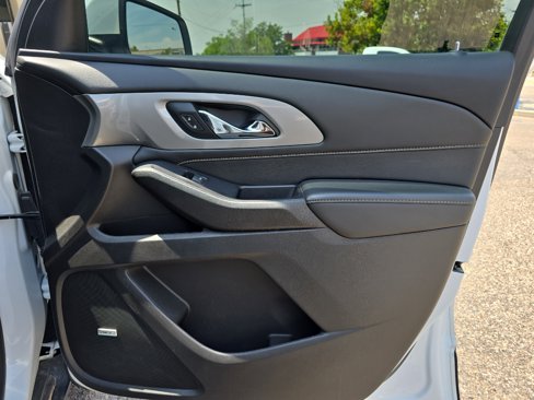Used 2021 Chevrolet Traverse LT w/ LT Premium Package image 19
