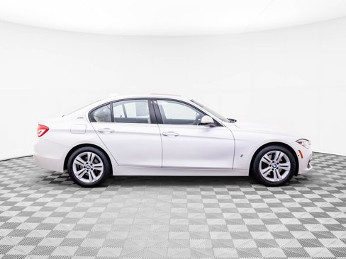 Used 2017 BMW 330e image 6