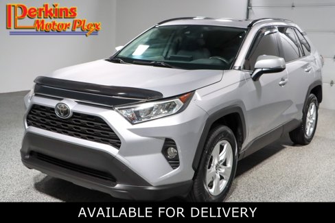 Used 2019 Toyota RAV4 XLE image 1