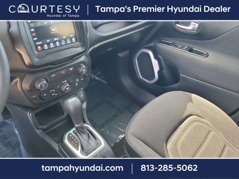 Used 2018 Jeep Renegade Latitude image 32