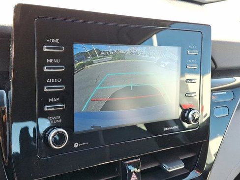Certified 2022 Toyota Camry LE image 9