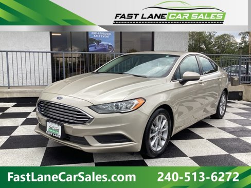Used 2017 Ford Fusion SE image 1