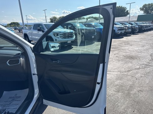 Used 2023 Chevrolet Equinox Premier image 40