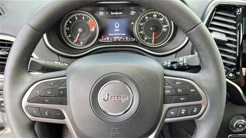 Used 2021 Jeep Cherokee Limited image 13