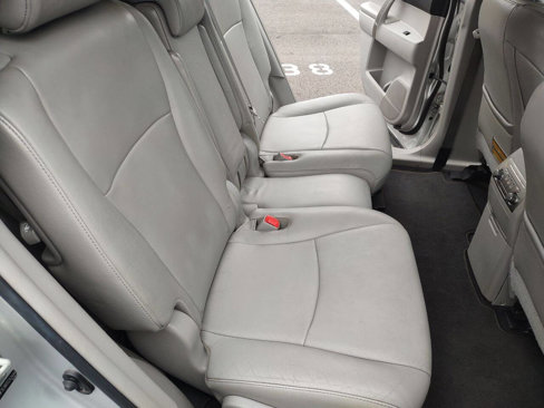 Used 2013 Toyota Highlander SE image 25