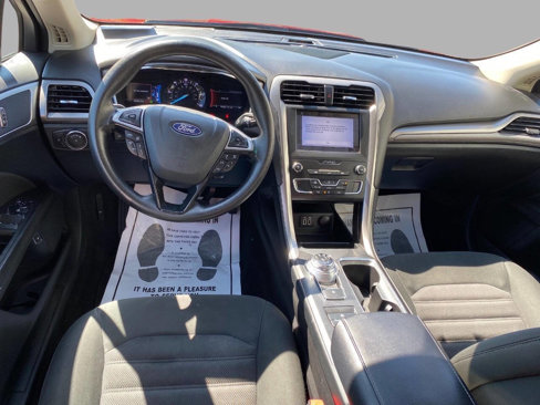 Used 2019 Ford Fusion SE image 27