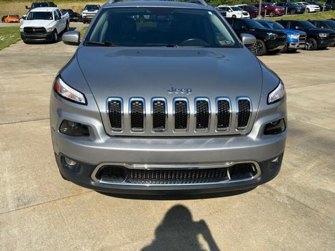 Used 2017 Jeep Cherokee Limited image 3