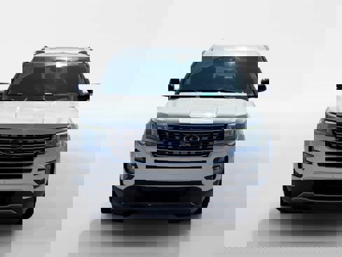Used 2016 Ford Explorer XLT w/ Equipment Group 201A image 8