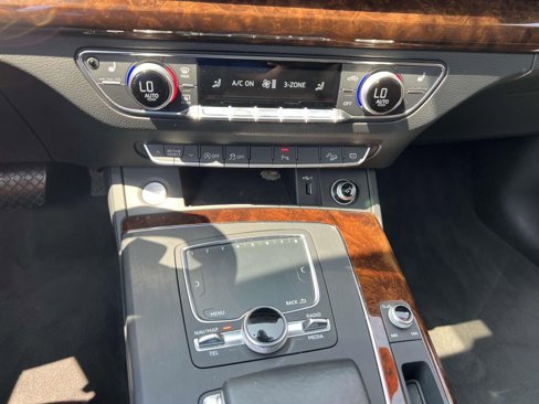 Used 2018 Audi Q5 2.0T Premium Plus w/ Premium Plus Package image 21