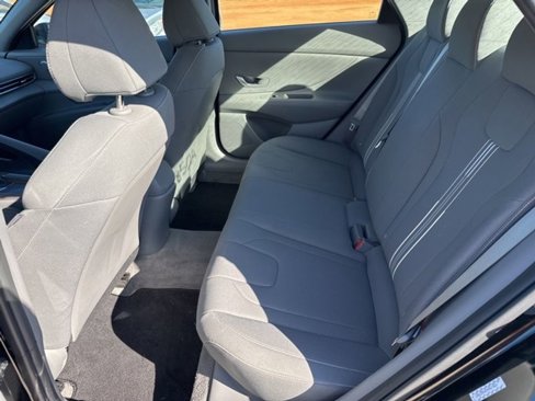 Used 2023 Hyundai Elantra SEL image 9