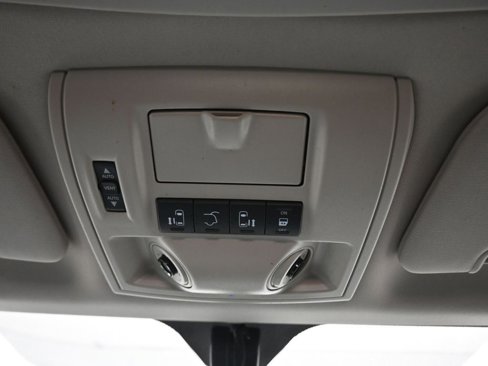 Used 2015 Chrysler Town & Country Touring-L w/ Driver Convenience Group image 26