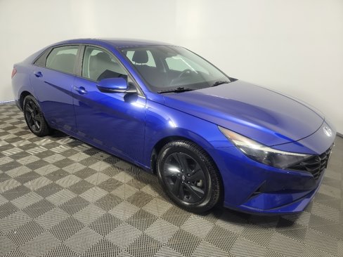 Used 2022 Hyundai Elantra Blue image 1