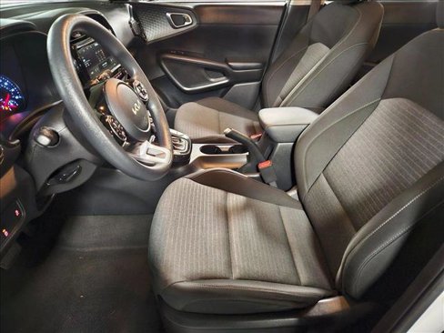 Used 2022 Kia Soul S image 16