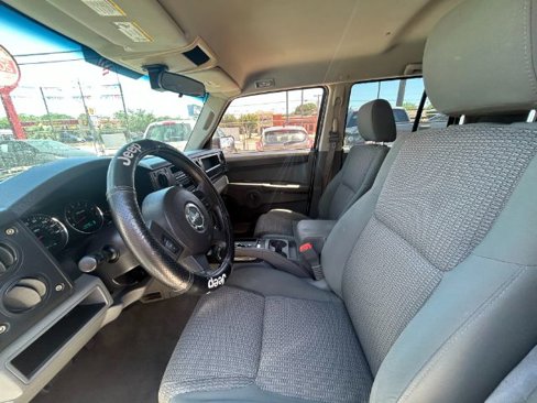 Used 2007 Jeep Commander Sport image 8