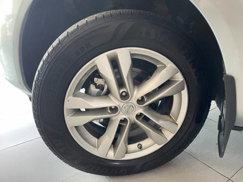 Used 2012 Nissan Rogue SV w/ Premium Pkg image 10