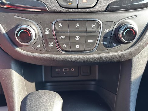 Used 2023 Chevrolet Equinox RS image 28