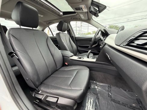 Used 2014 BMW 320i xDrive Sedan image 31