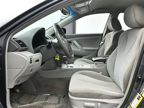 Used 2011 Toyota Camry image 10
