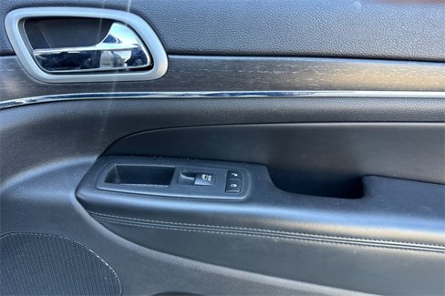 Used 2018 Jeep Grand Cherokee Limited image 21