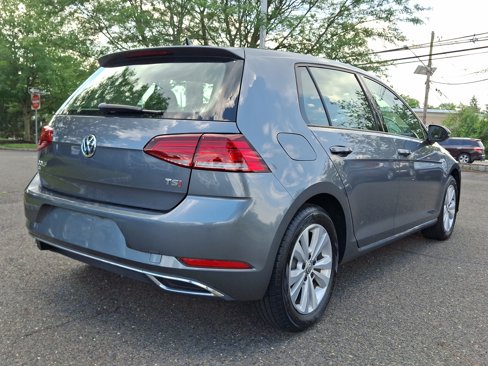 Used 2018 Volkswagen Golf SE image 6