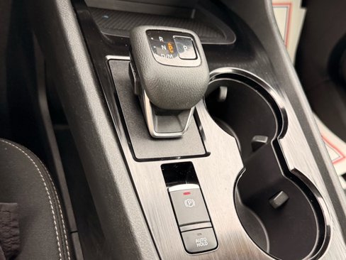 Used 2023 Nissan Rogue S image 19