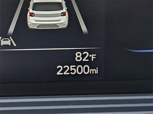 Used 2023 Hyundai Venue Limited image 26