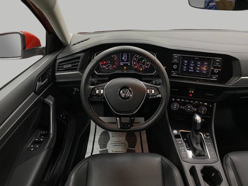 Used 2021 Volkswagen Jetta SE w/ SE Cold Weather Package image 13