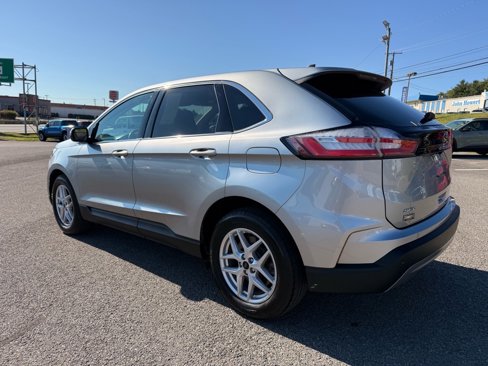 Used 2024 Ford Edge SEL image 4